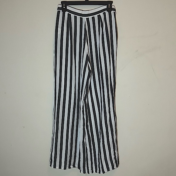 Tobi Just Right Wide Leg Pants - Picture 7 of 9